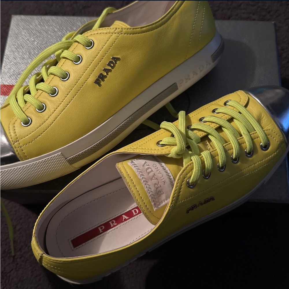 Woman vintage prada sneakers - Picture 1 of 3